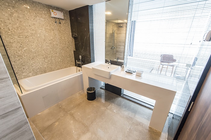 Onyx Hotel Bangkok: Superior Room with bathtub